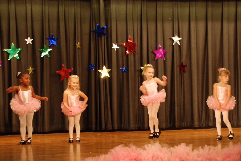 2012/05(May)/Sydney's Dance Recital/1024x768_2012-05-12-Sydney's Recital-31.jpg